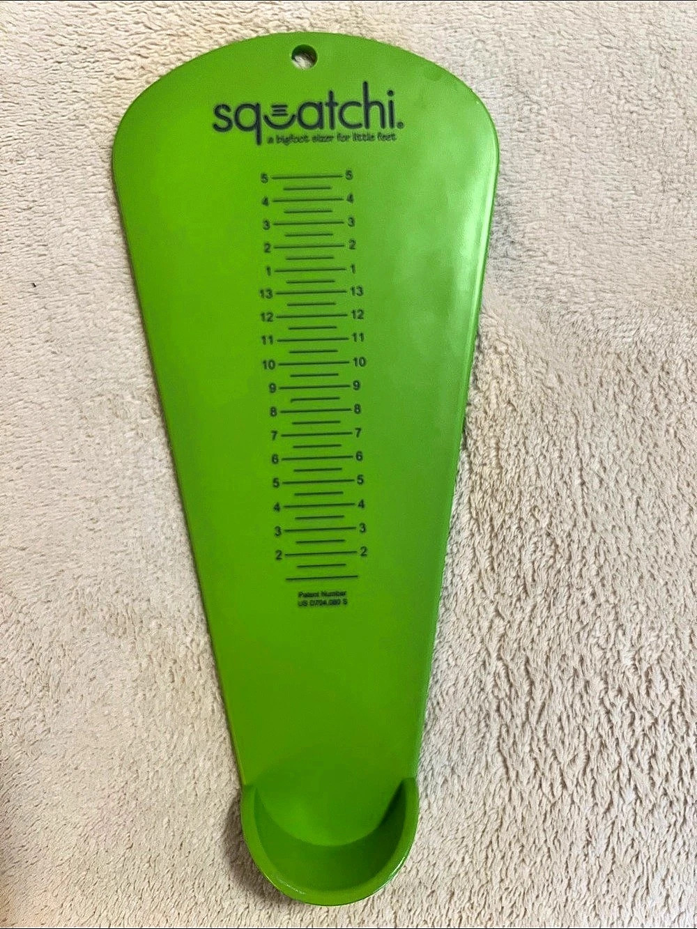 Squatchi children's foot measurement device Green, like new with tags. 2T-6Y